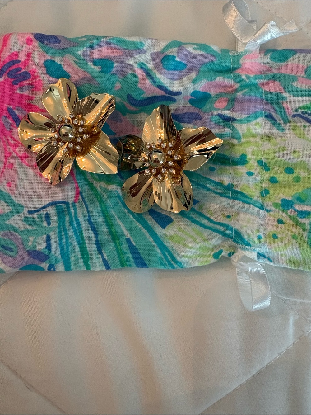 Lily Pulitzer Gold Large Floral post Earrings - Gold
